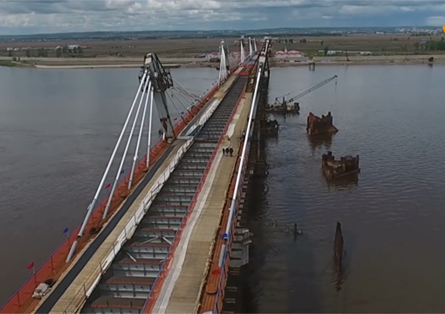 Новости благовещенск хэйхэ. Мост Благовещенск Хэйхэ ночью. Большой Хэйхэ остров мост. Красный зона на мосту из Хэйхэ в Благовещенске. Мост Благовещенск Хэйхэ расстояние.